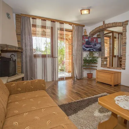 Cozy In Nova Vas With Swimming Pool *